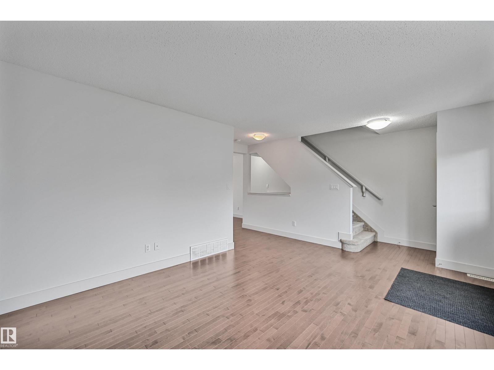 #35 2922 Maple Wy Nw Property Photo 12