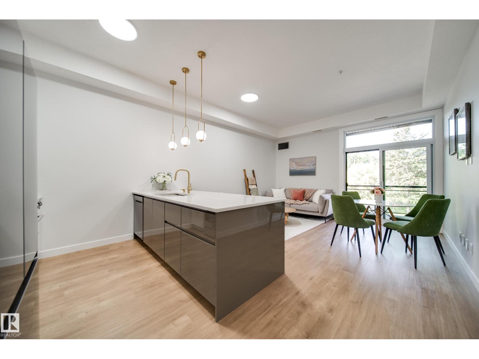 #228 10531 117 St Nw Property Photo 5
