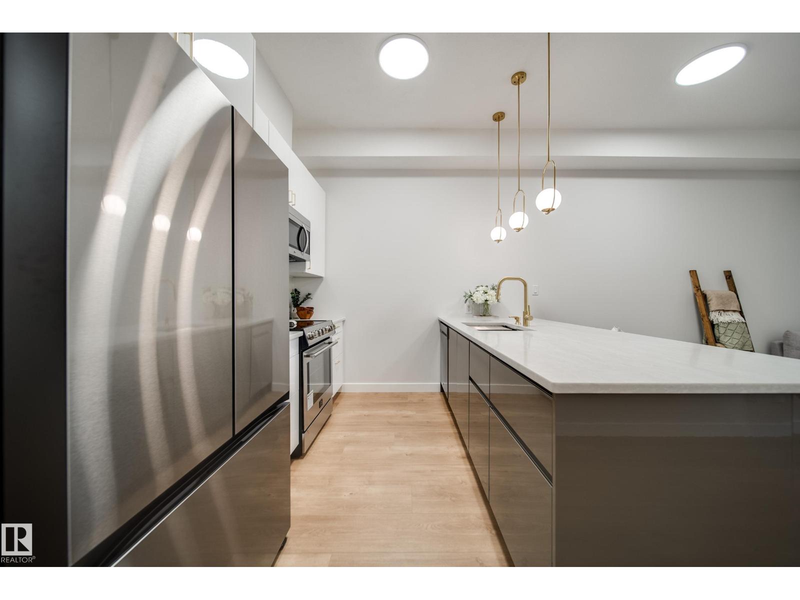 #228 10531 117 St Nw Property Photo 9