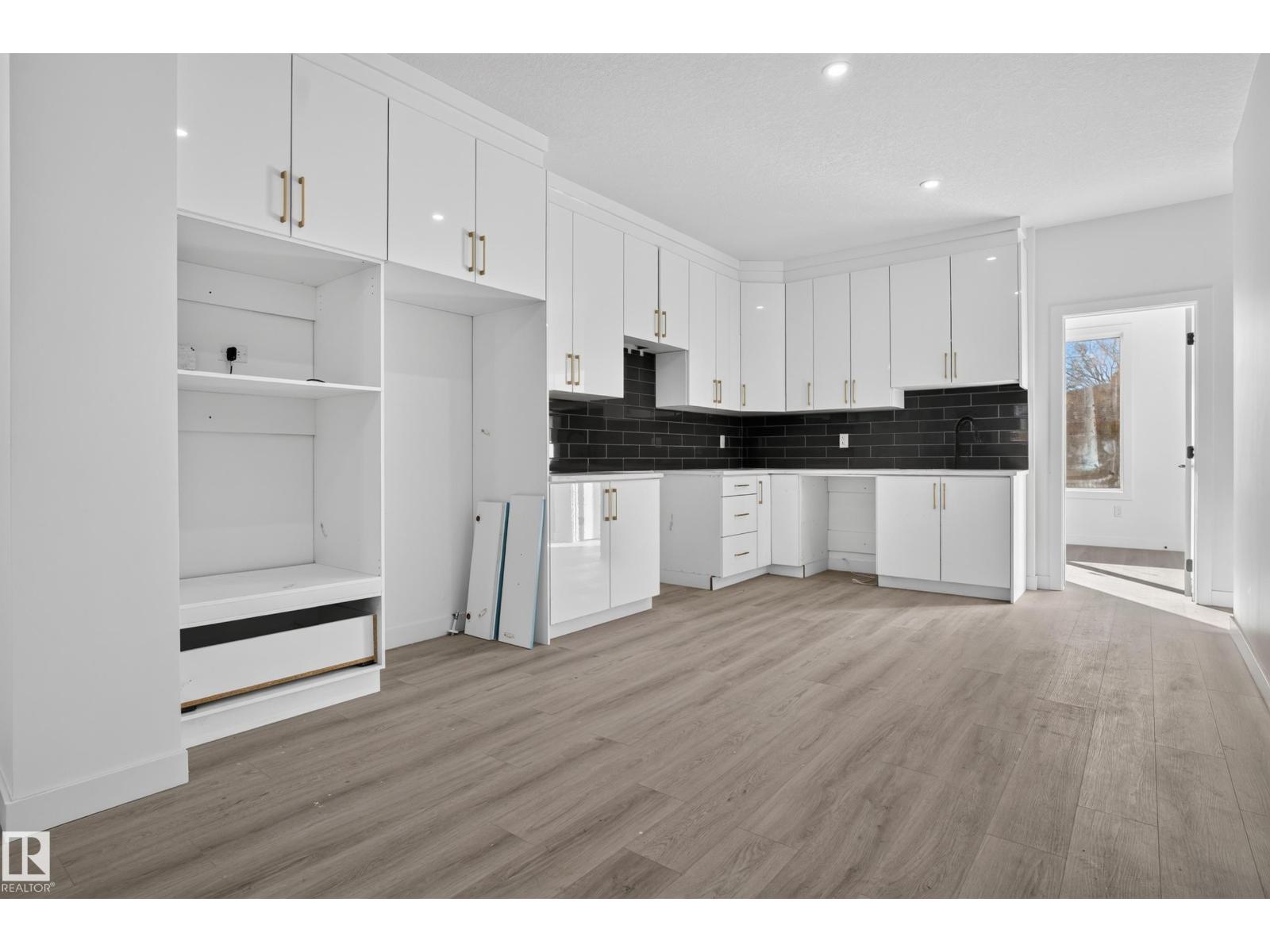 3605 112 Av Nw Nw Property Photo 8
