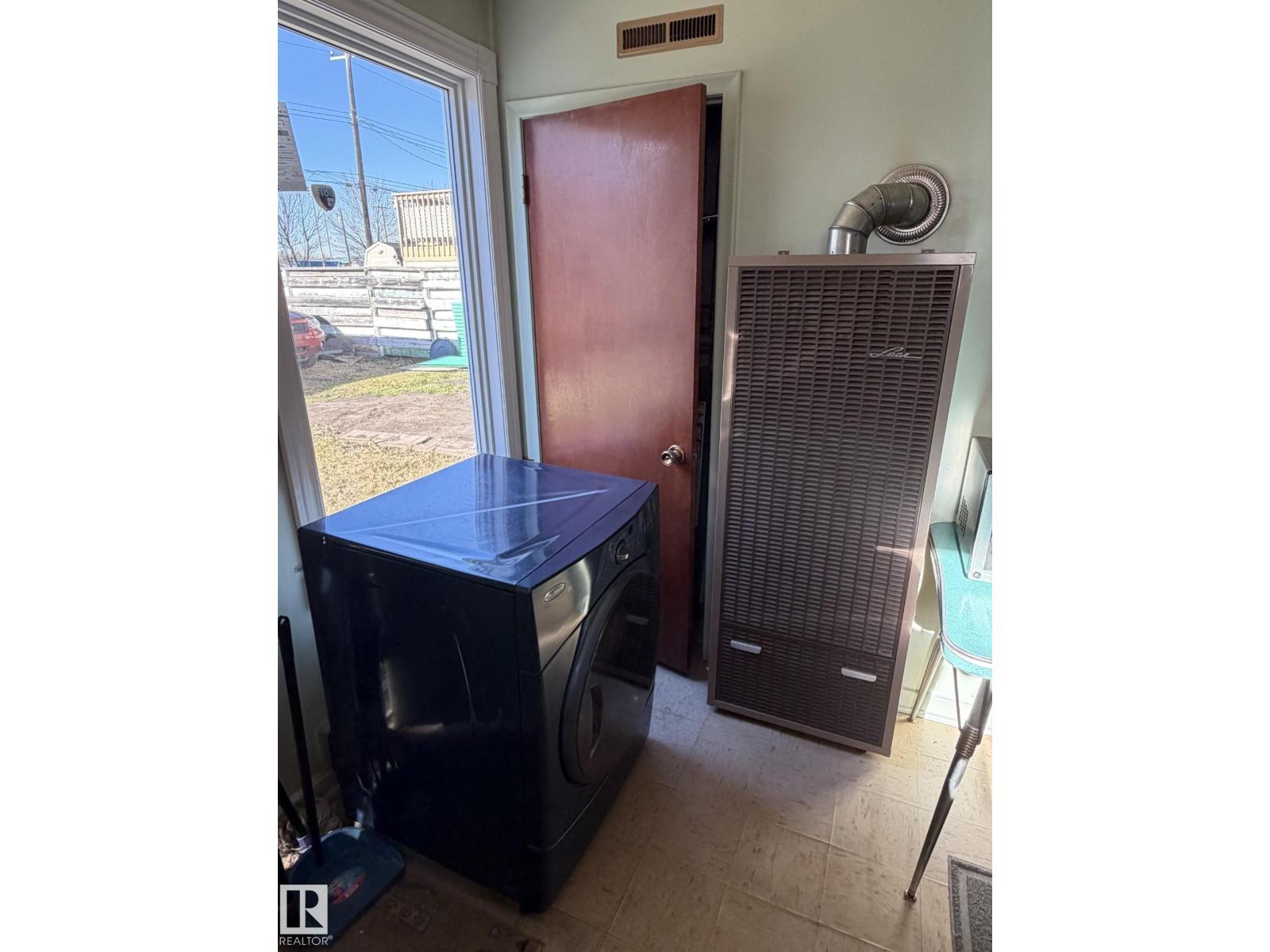 12032 69 St Nw Property Photo 15