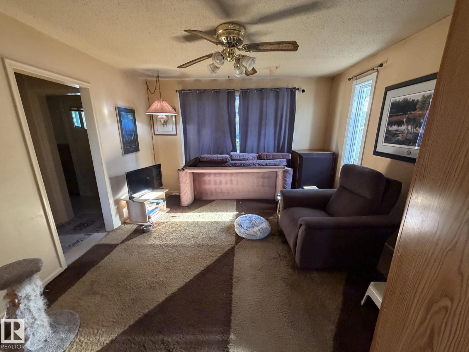 12032 69 St Nw Property Photo 16
