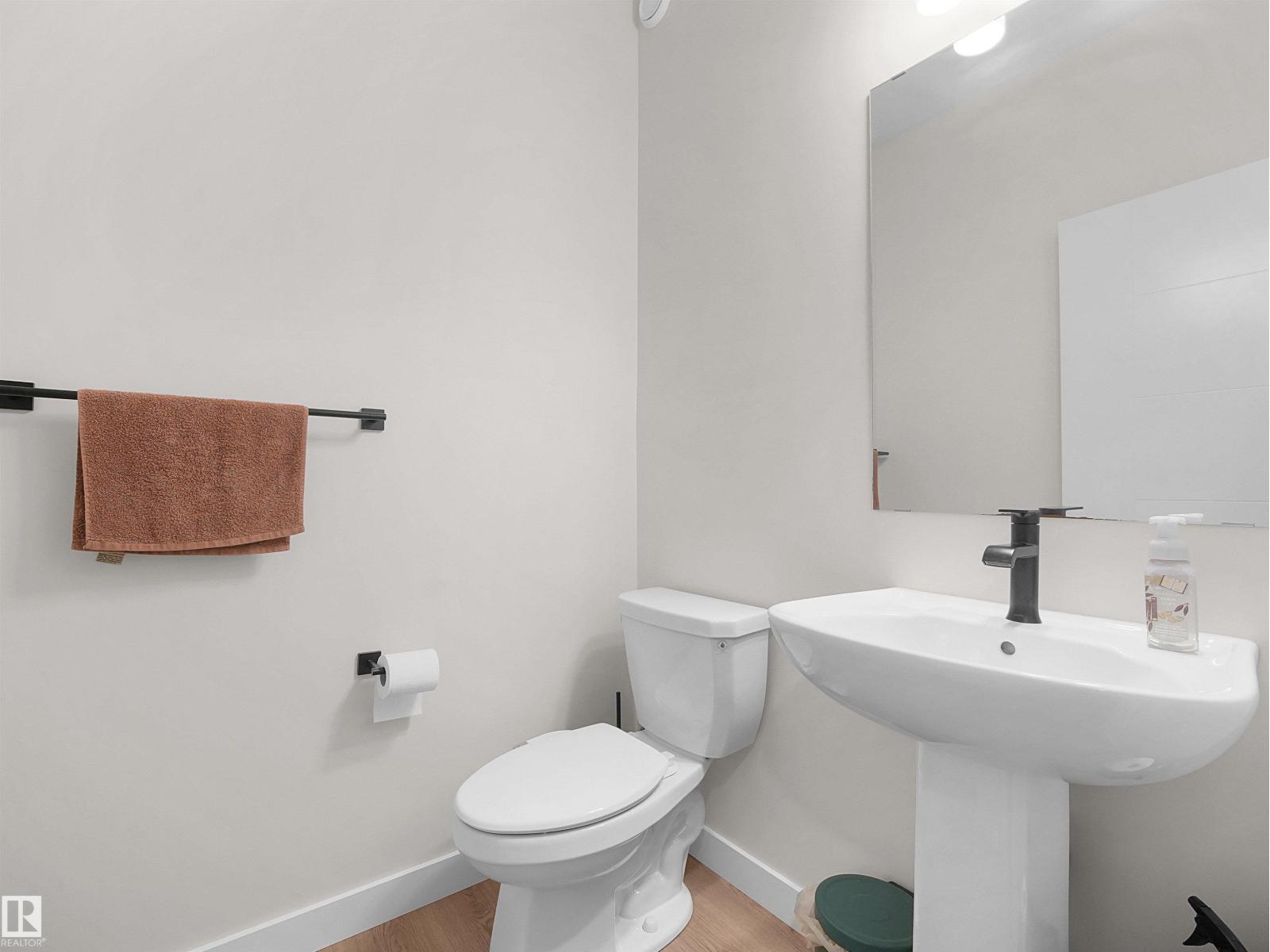 3724 214 St Nw Property Photo 7