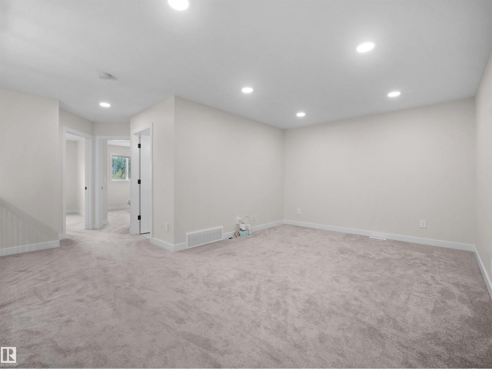 3724 214 St Nw Property Photo 20