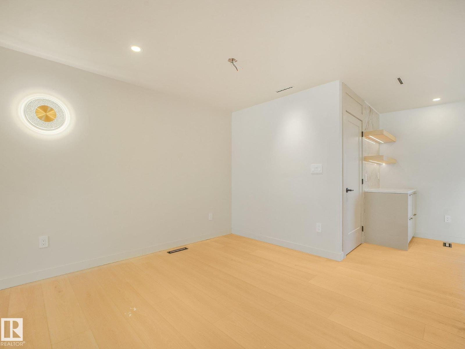1036 Moyer Dr Property Photo 34