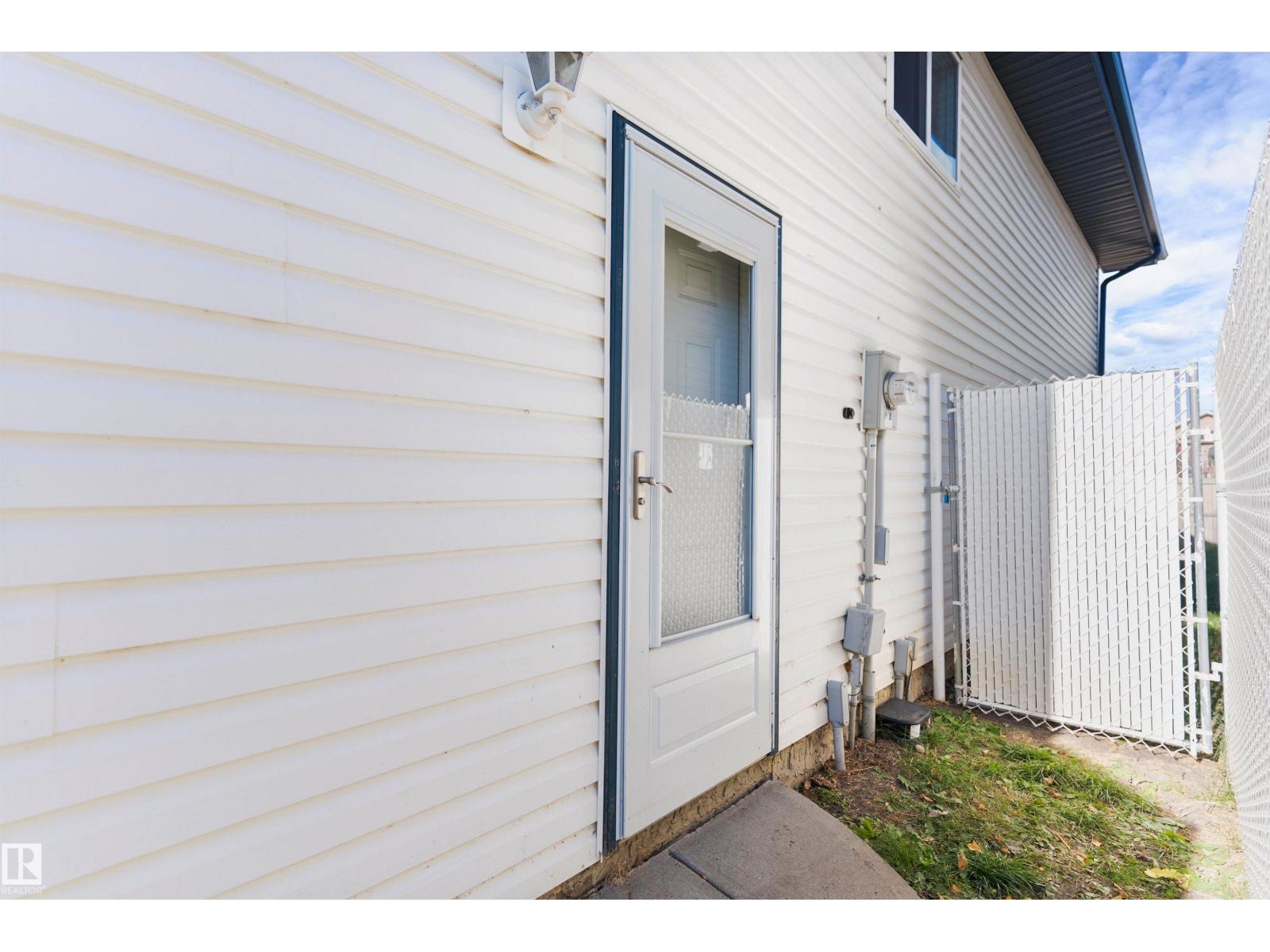 8010 166a Av Nw Property Photo 4