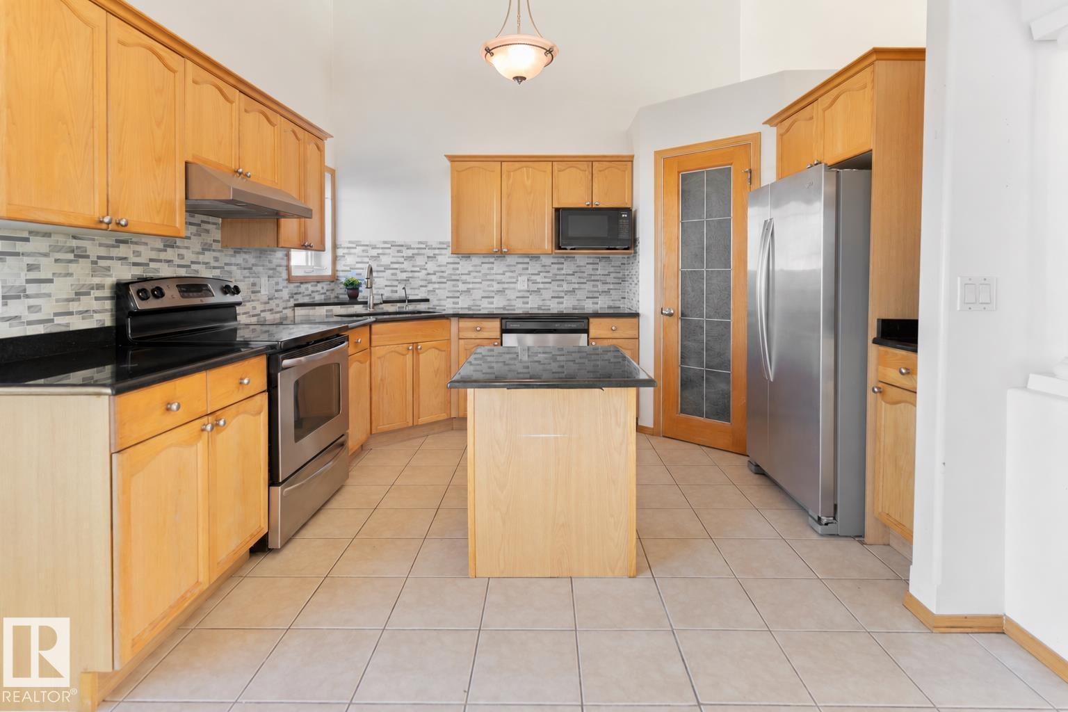 8010 166a Av Nw Property Photo 13