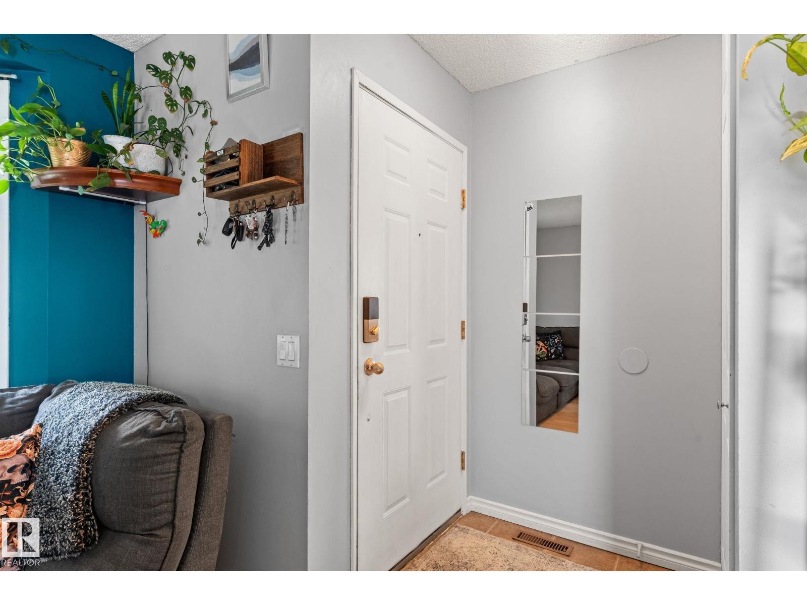 17607 91 St Nw Property Photo 4