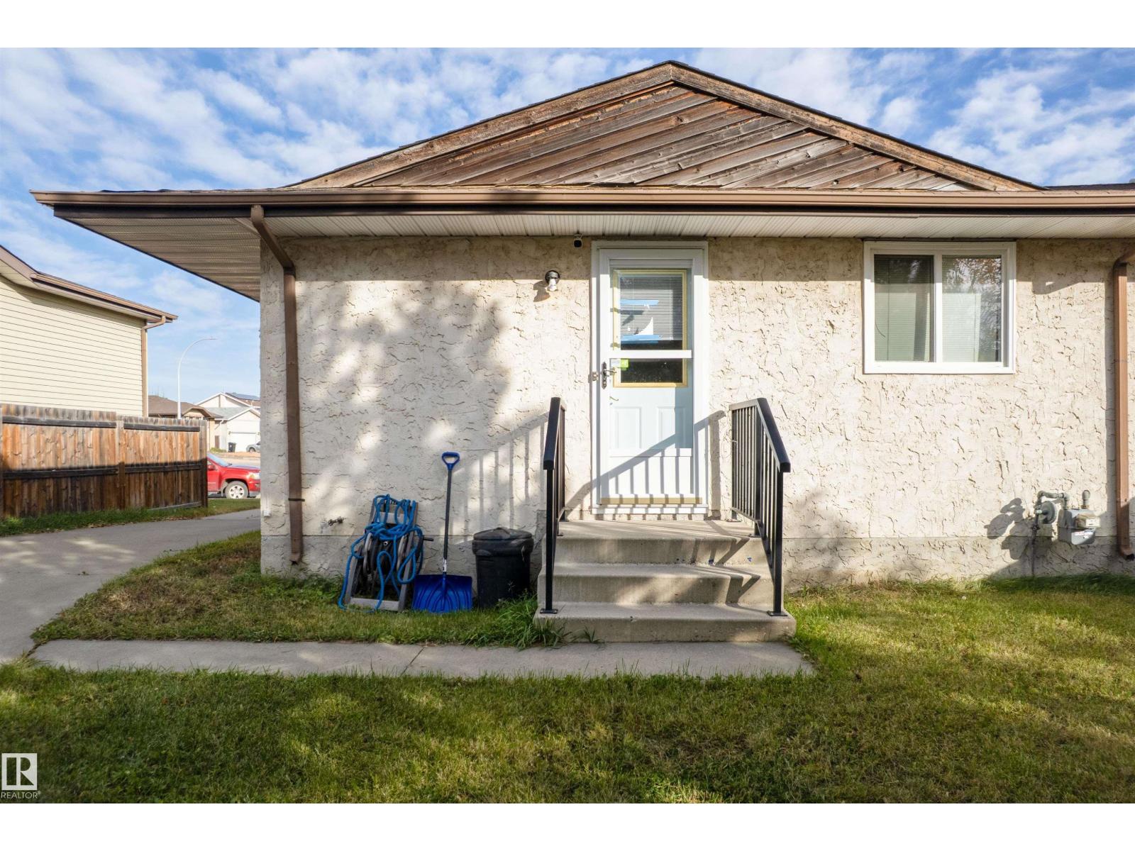 9224 82 St Property Photo 14