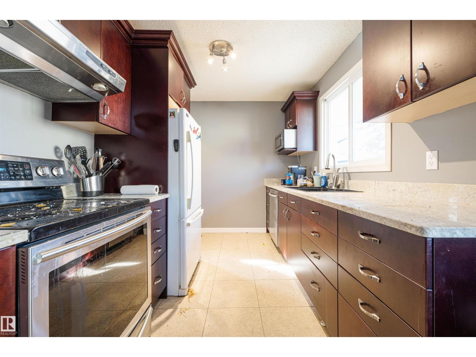 9224 82 St Property Photo 19