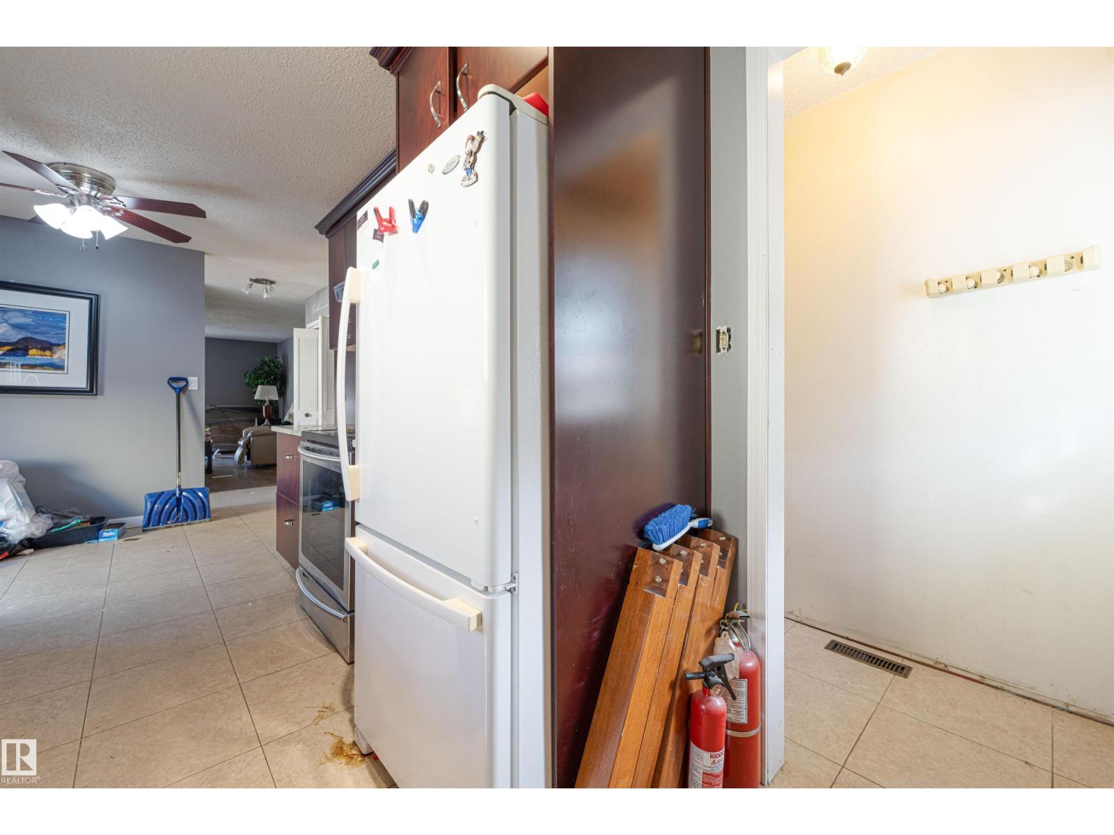 9224 82 St Property Photo 20