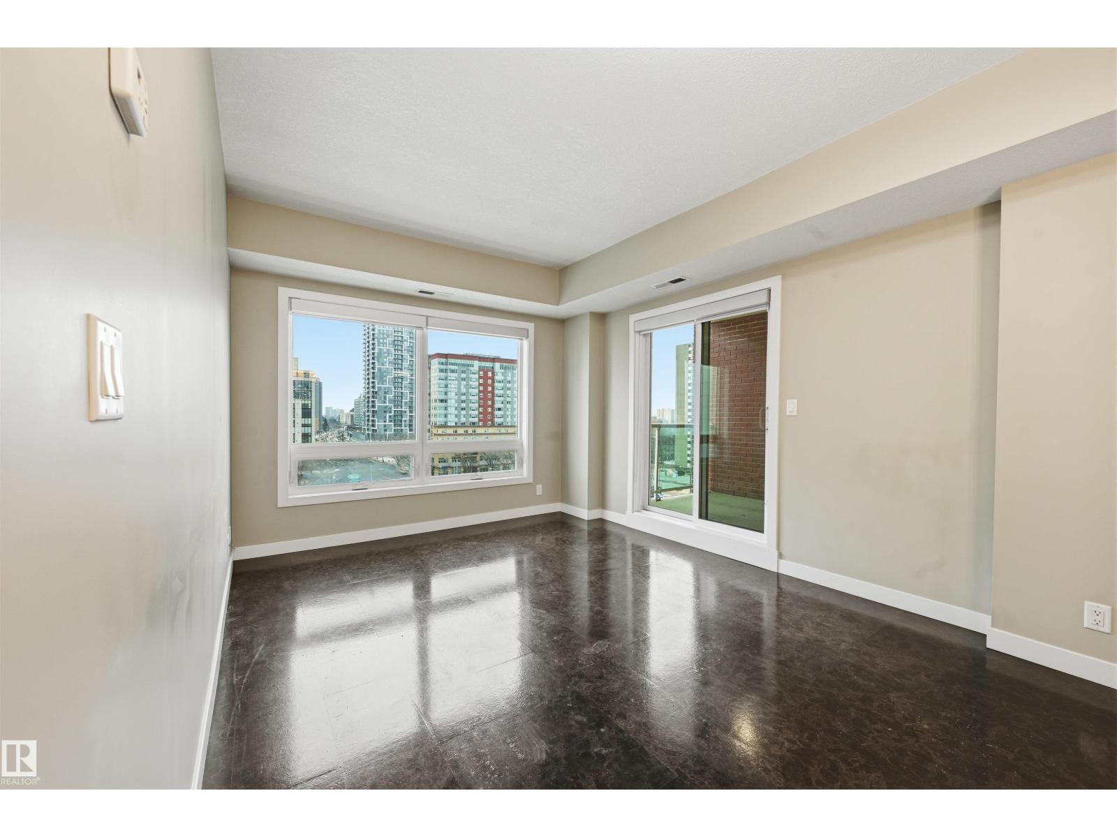 #805 10055 118 St Nw Property Photo 2