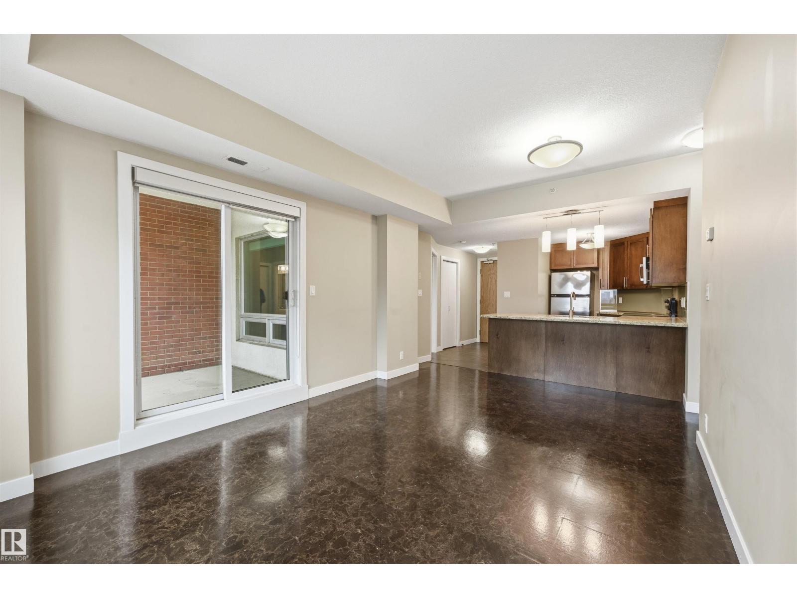 #805 10055 118 St Nw Property Photo 4