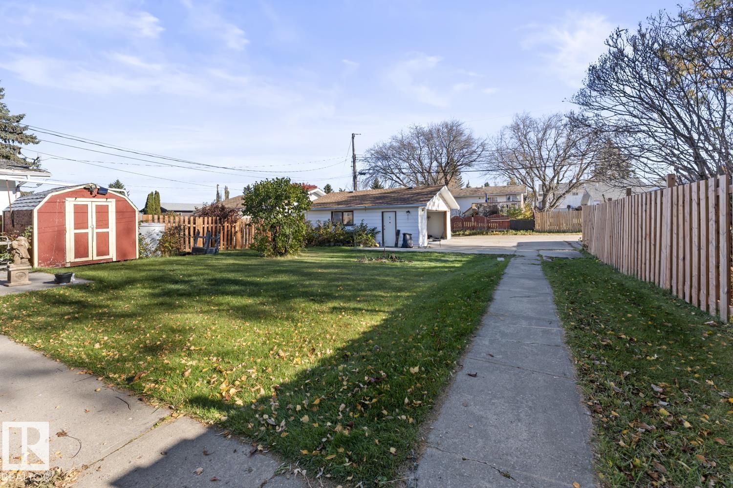 5019 45 St Property Photo 4