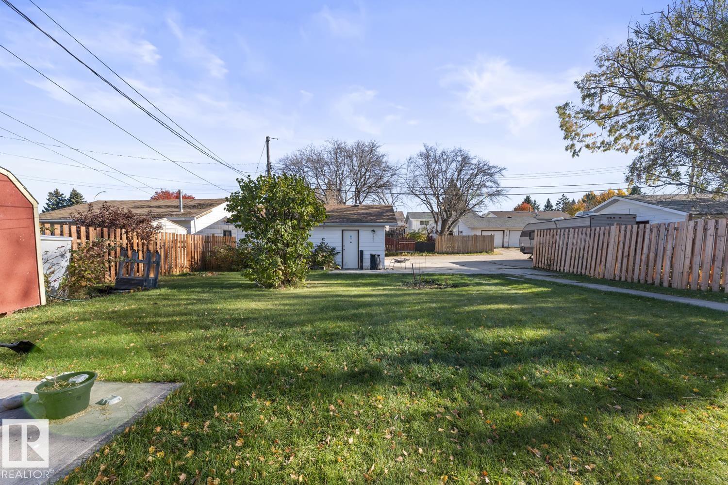 5019 45 St Property Photo 7