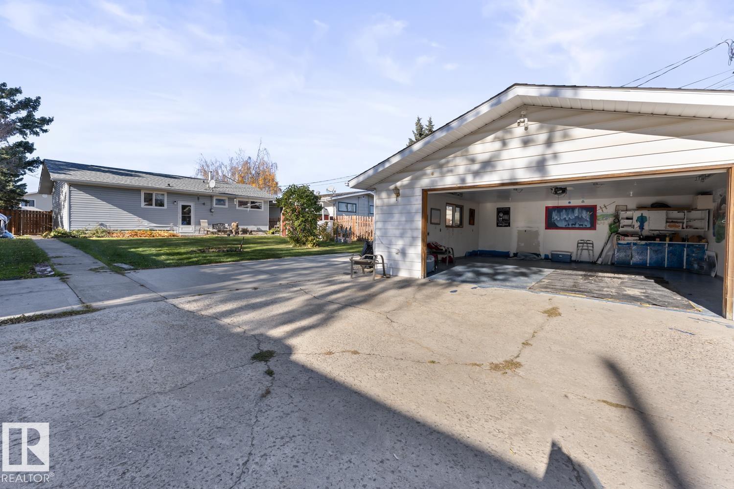 5019 45 St Property Photo 11