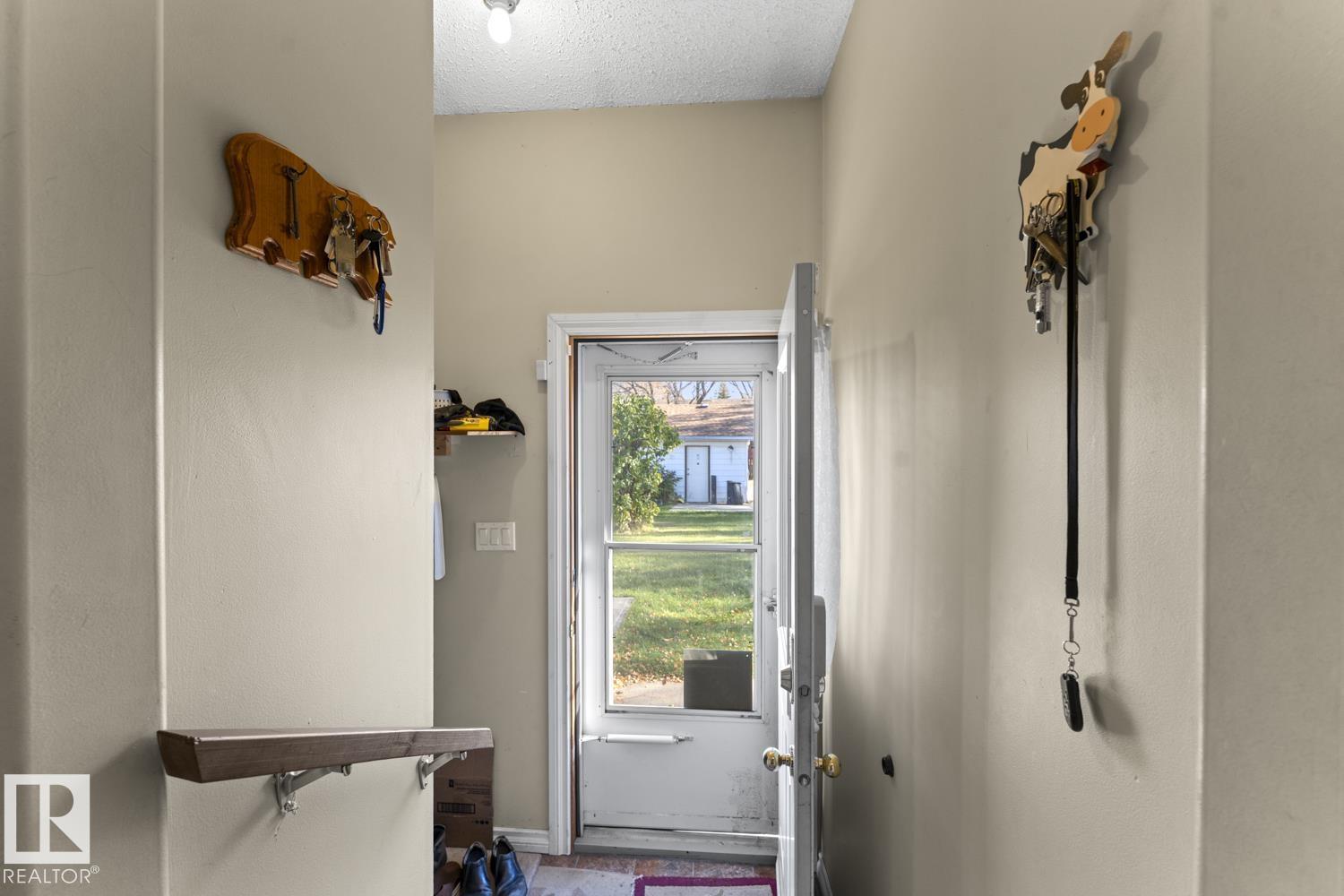 5019 45 St Property Photo 23