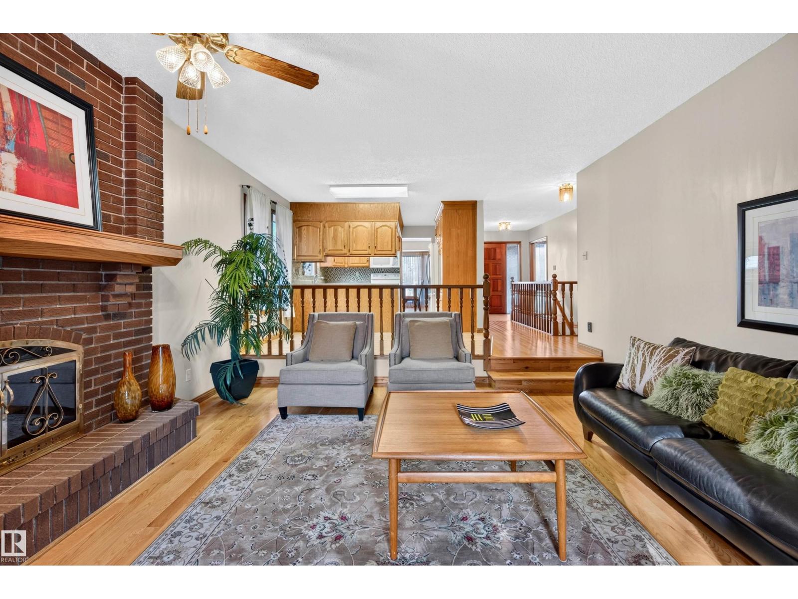7 LANGHOLM DR Property Photo 1