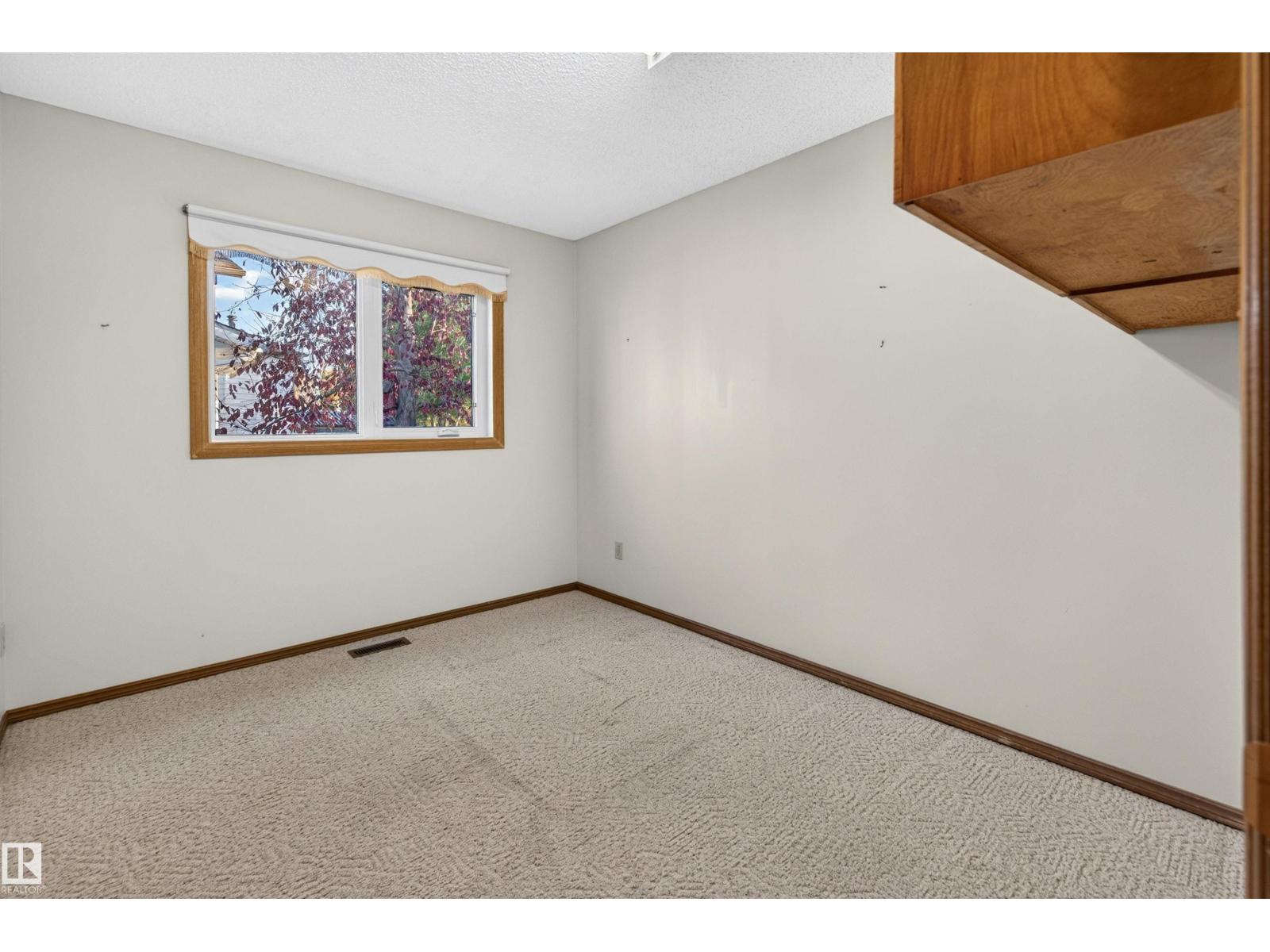 7 Langholm Dr Property Photo 15