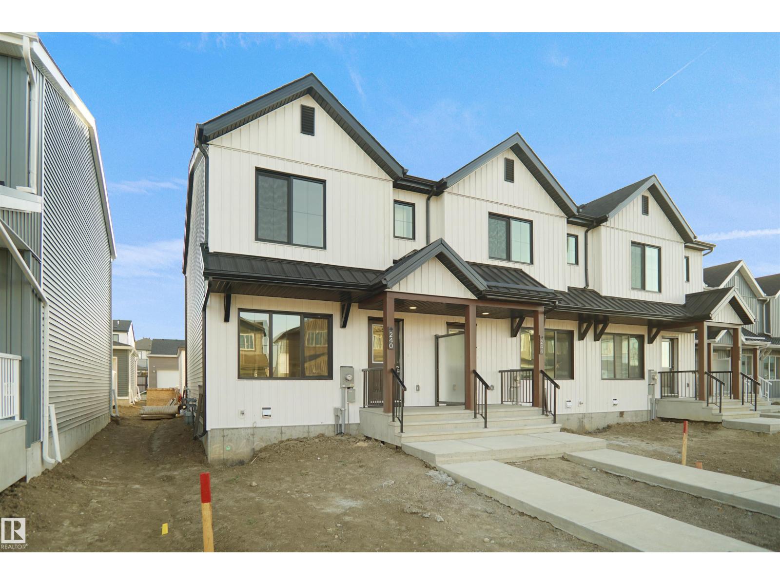 3 18632 18 AV NW Property Photo 1