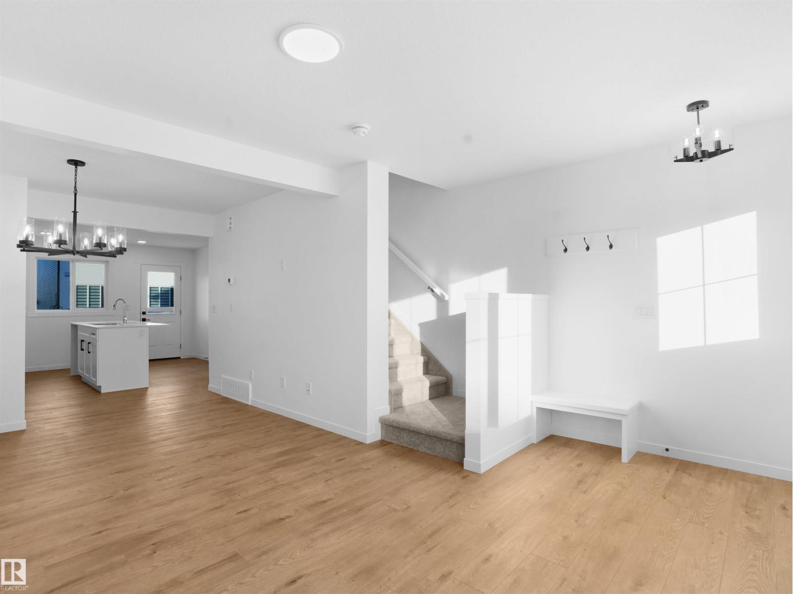 3 18632 18 Av Nw Property Photo 3