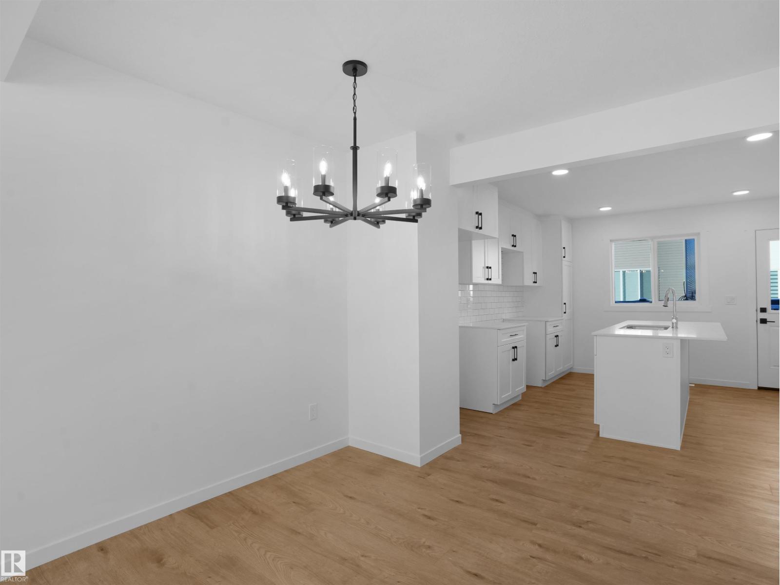 3 18632 18 Av Nw Property Photo 4