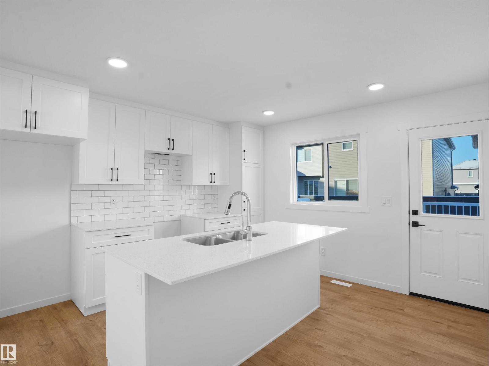 3 18632 18 Av Nw Property Photo 11