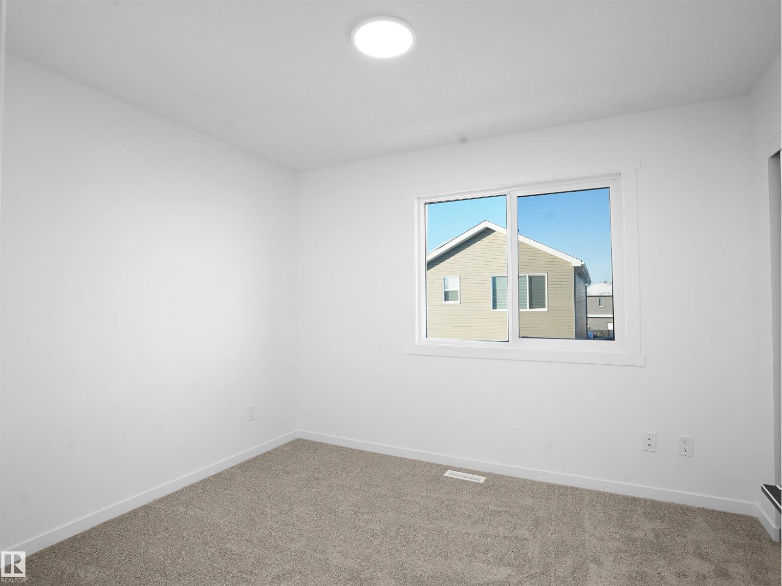 3 18632 18 Av Nw Property Photo 15