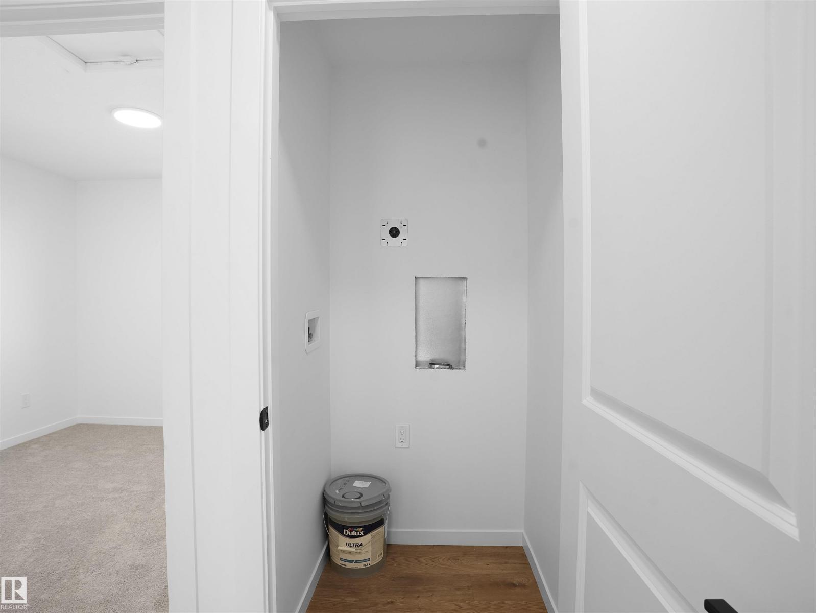 3 18632 18 Av Nw Property Photo 17