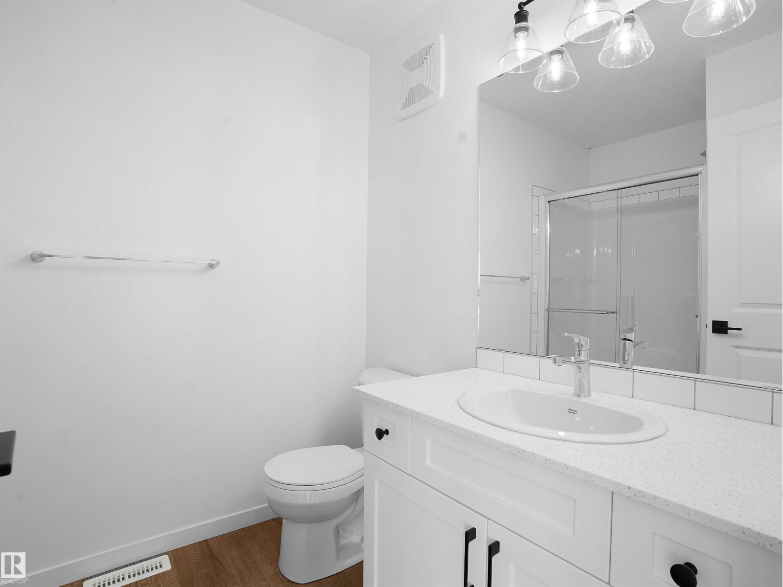 3 18632 18 Av Nw Property Photo 19