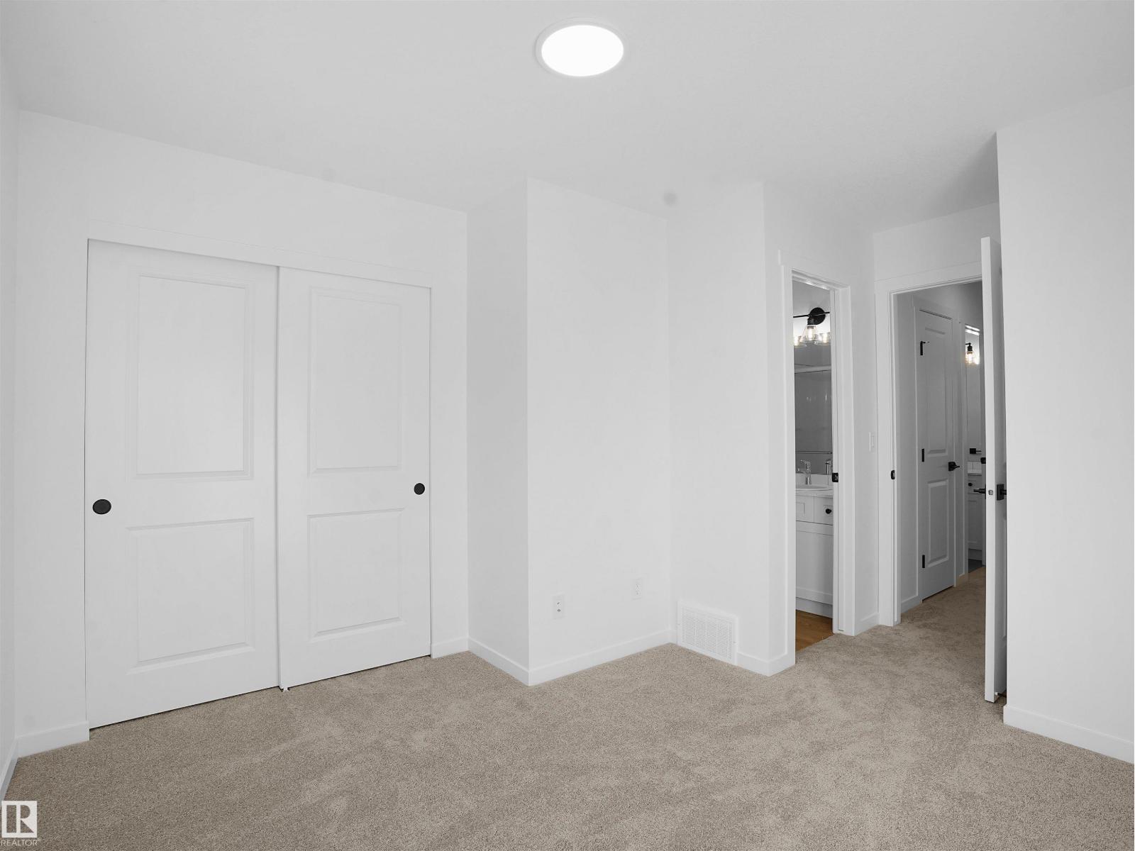 3 18632 18 Av Nw Property Photo 20