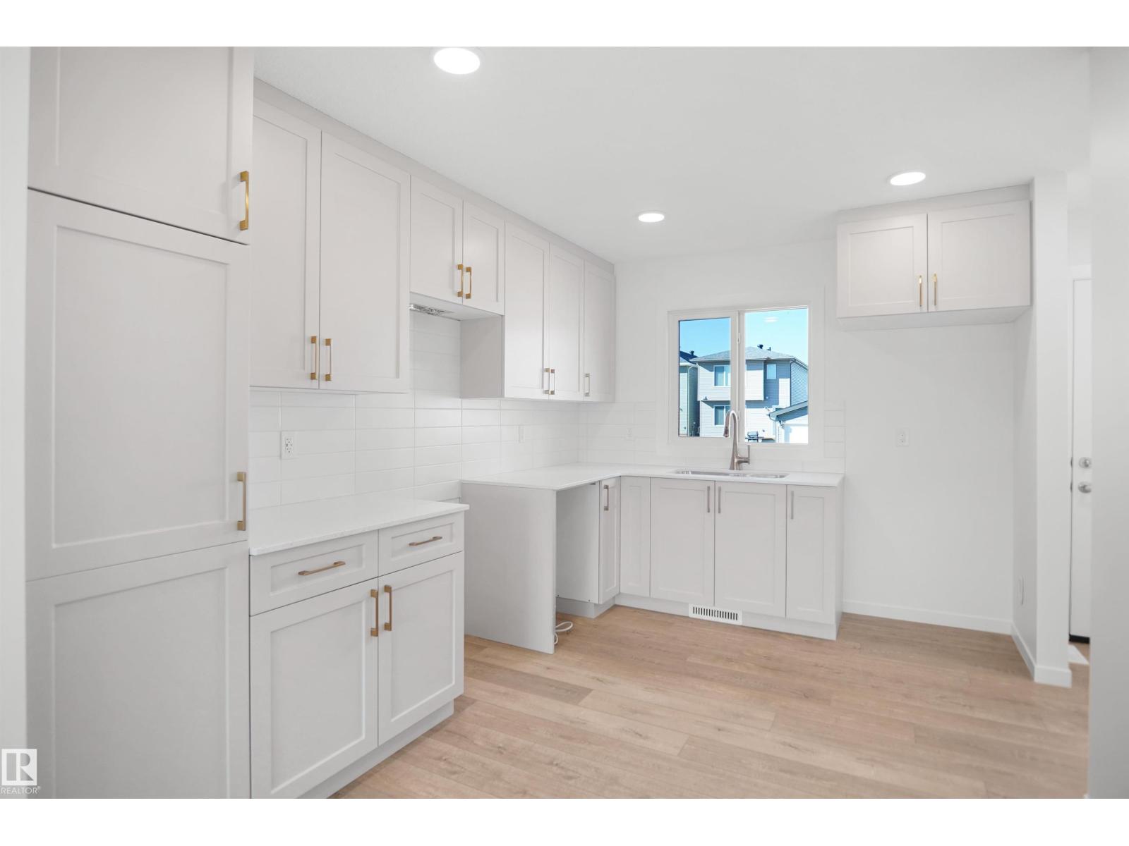 21006 24 Av Nw Property Photo 10