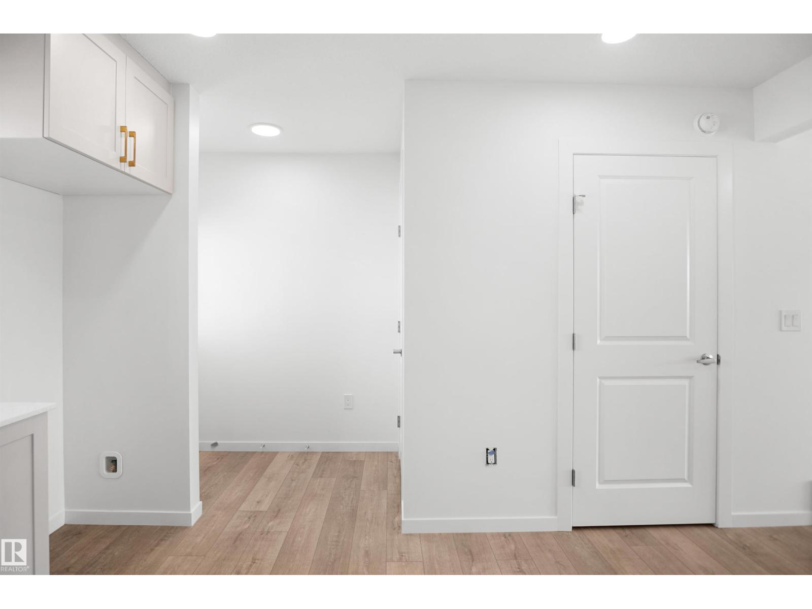 21006 24 Av Nw Property Photo 11