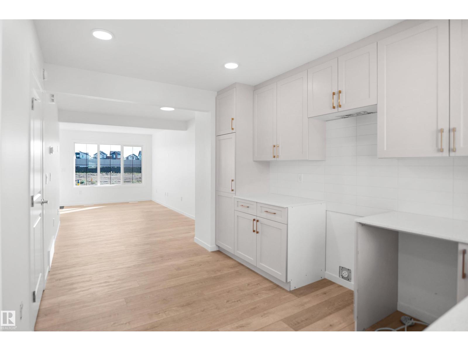 21006 24 Av Nw Property Photo 12