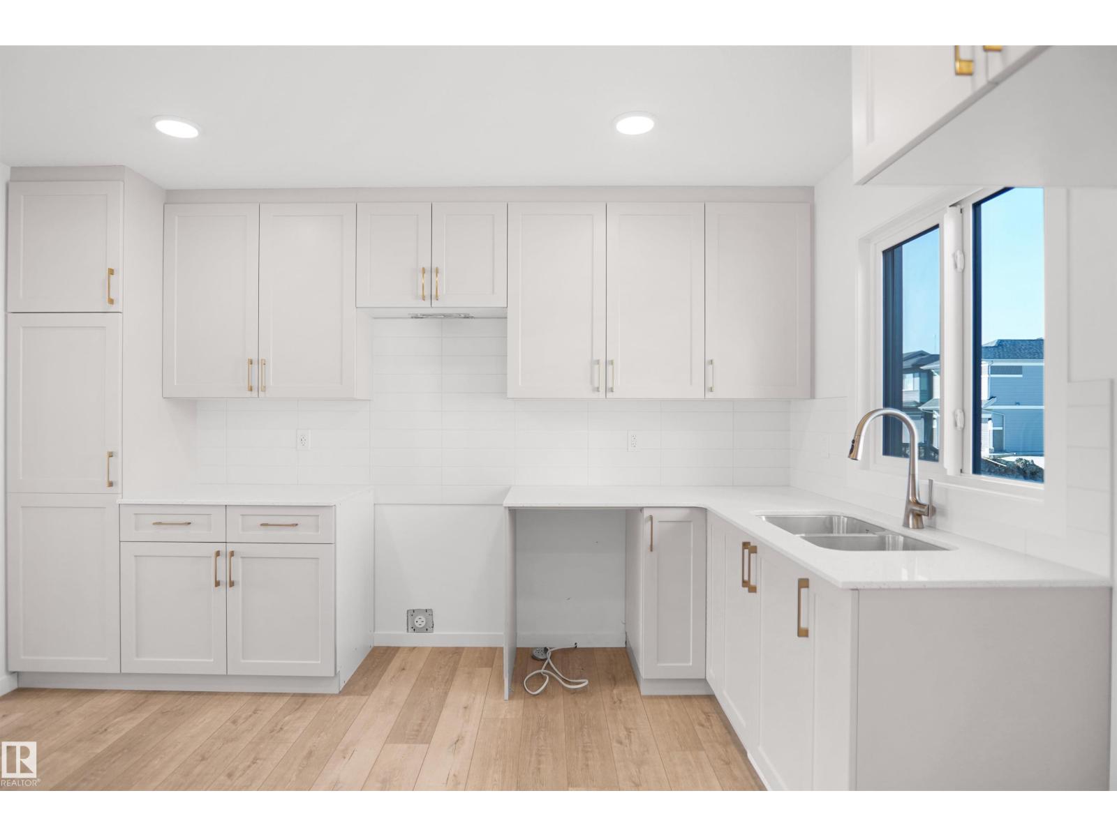 21006 24 Av Nw Property Photo 13