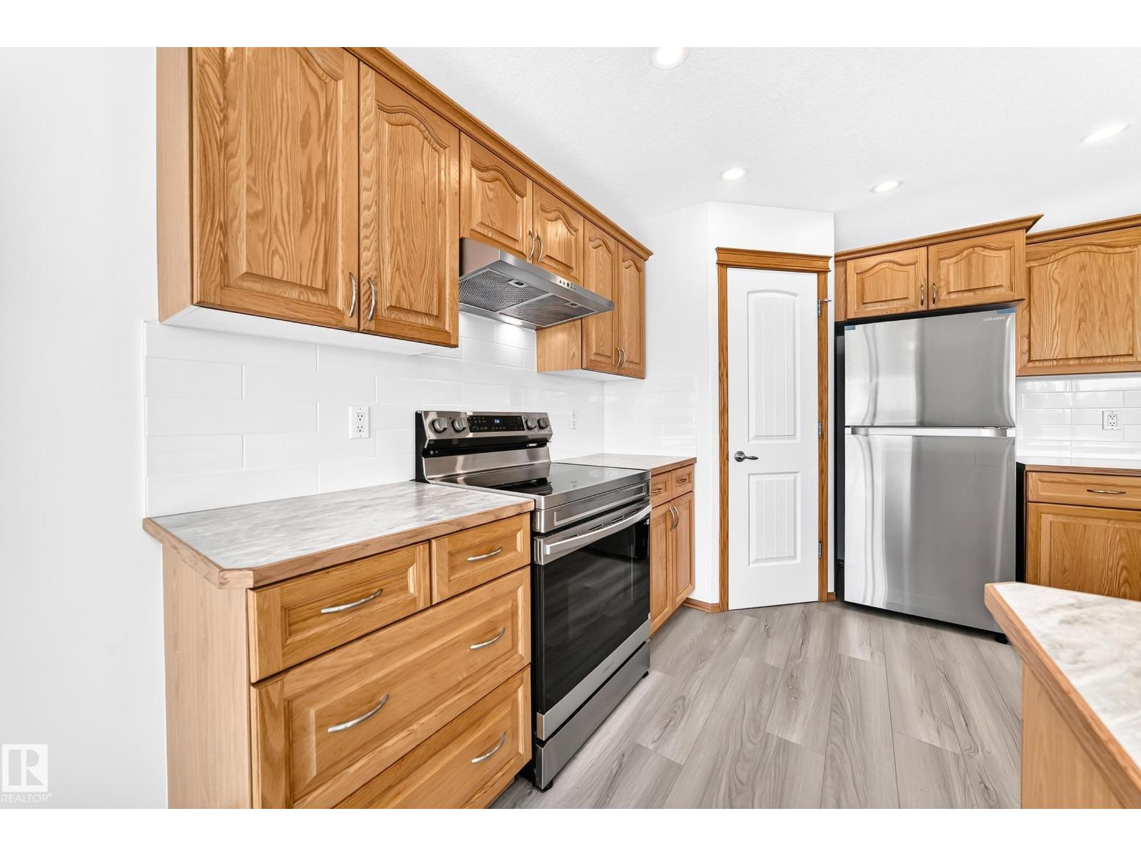 686 Kananaskis Dr Property Photo 14