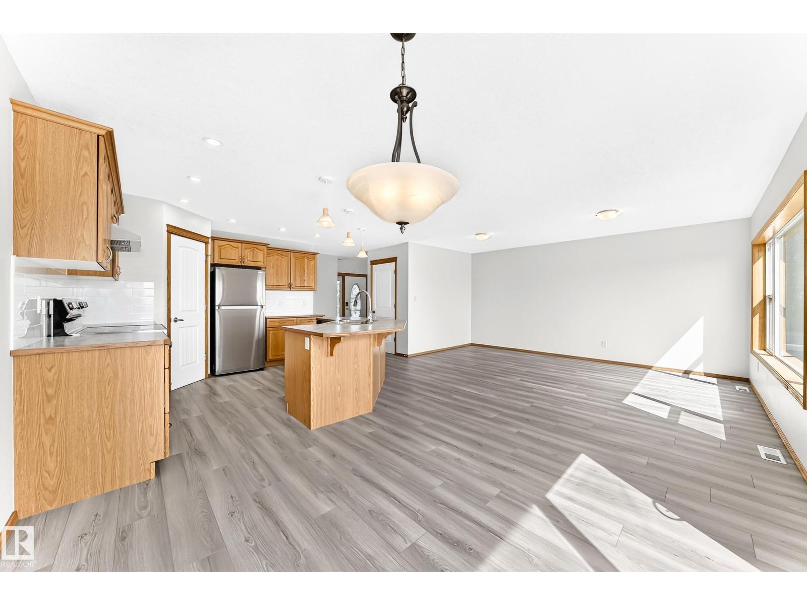 686 Kananaskis Dr Property Photo 19