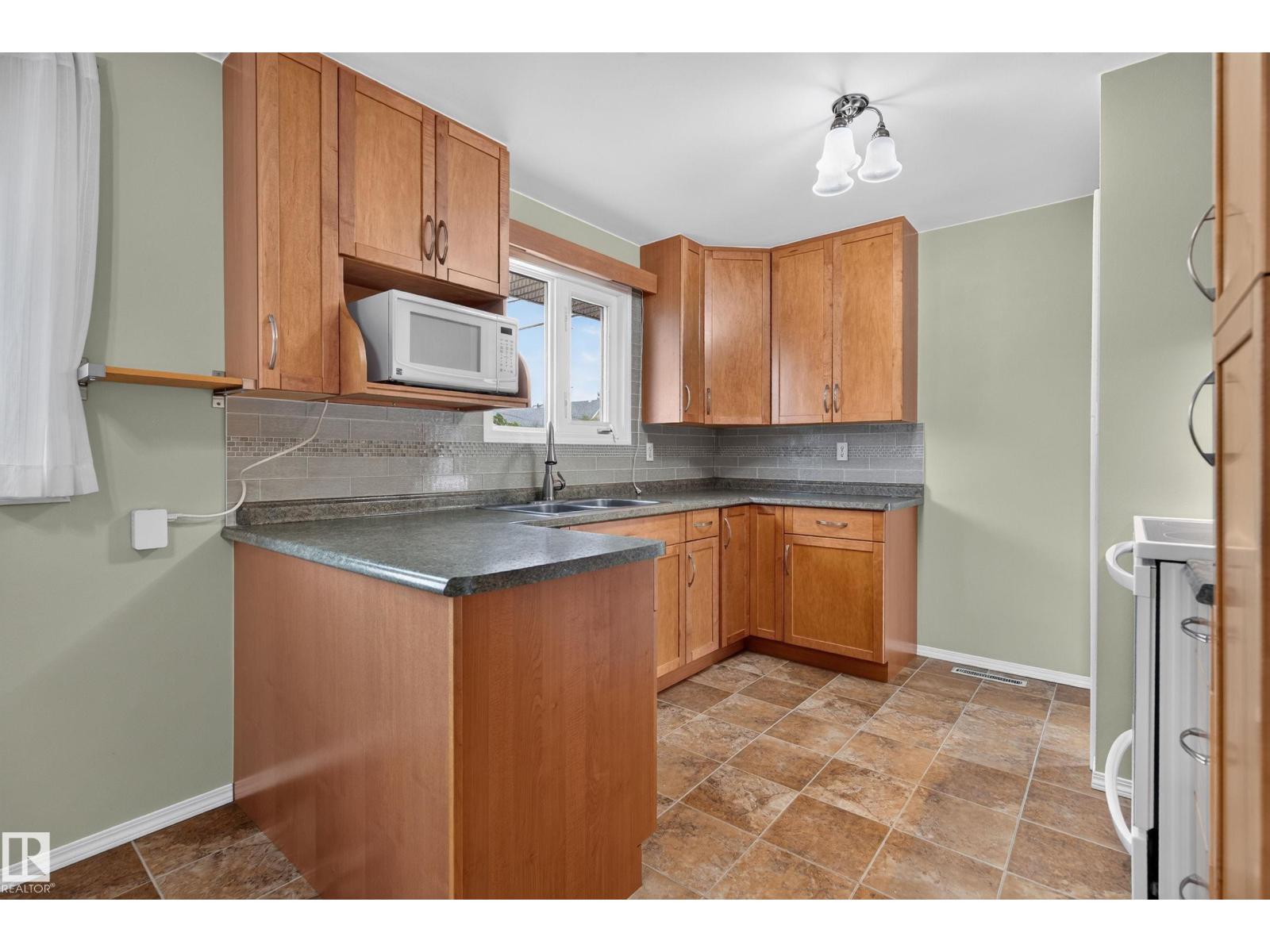 9108 132a Av Nw Property Photo 9