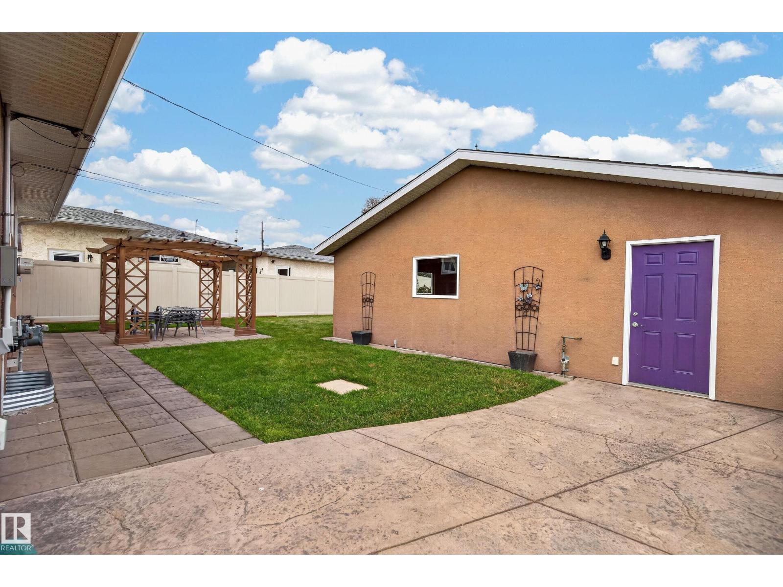 9108 132a Av Nw Property Photo 24