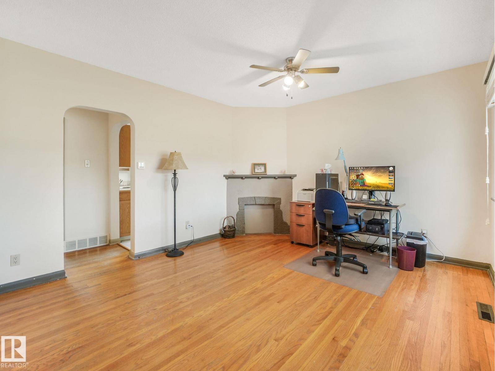 11160 68 St Nw Property Photo 6