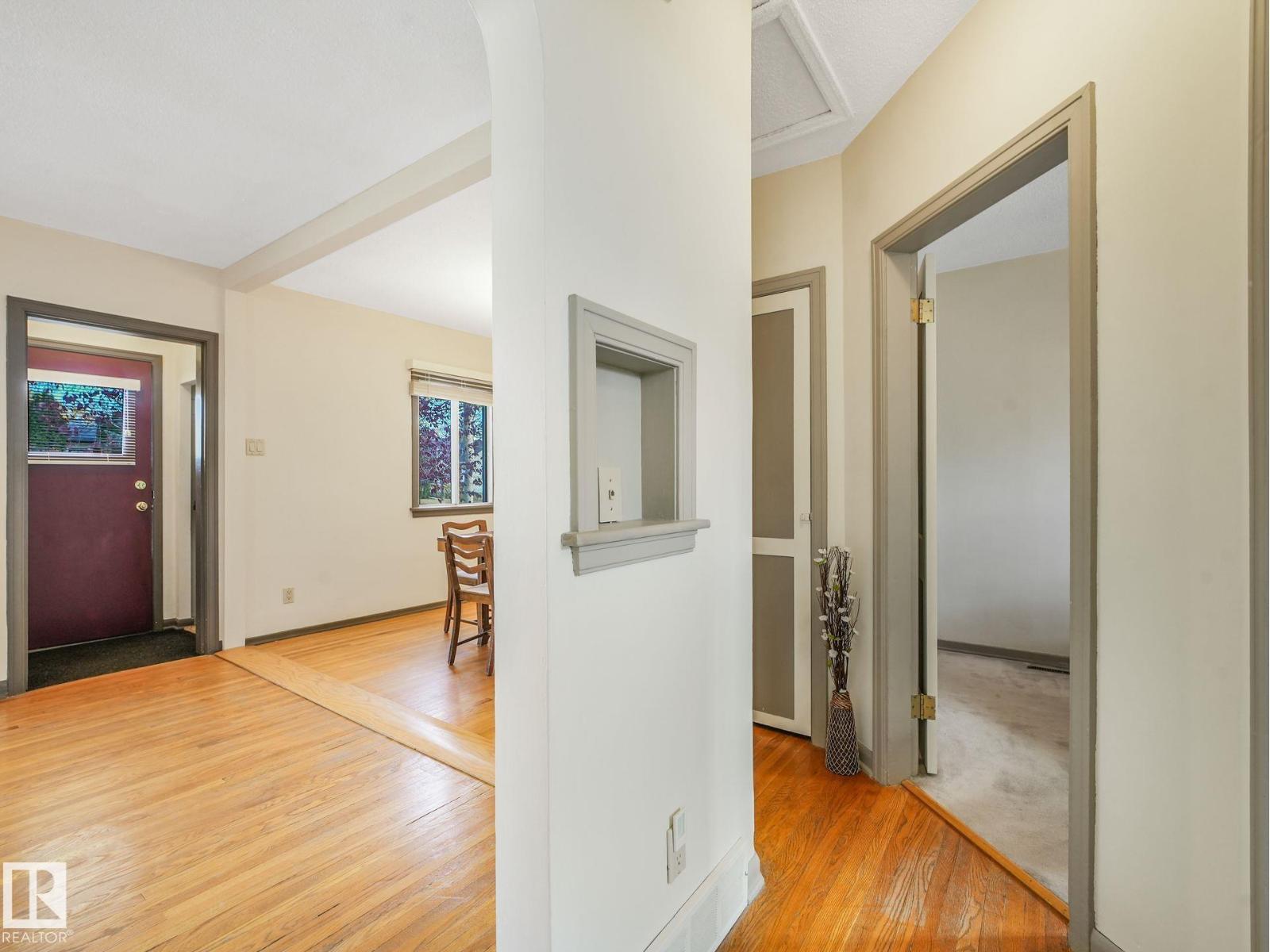 11160 68 St Nw Property Photo 12