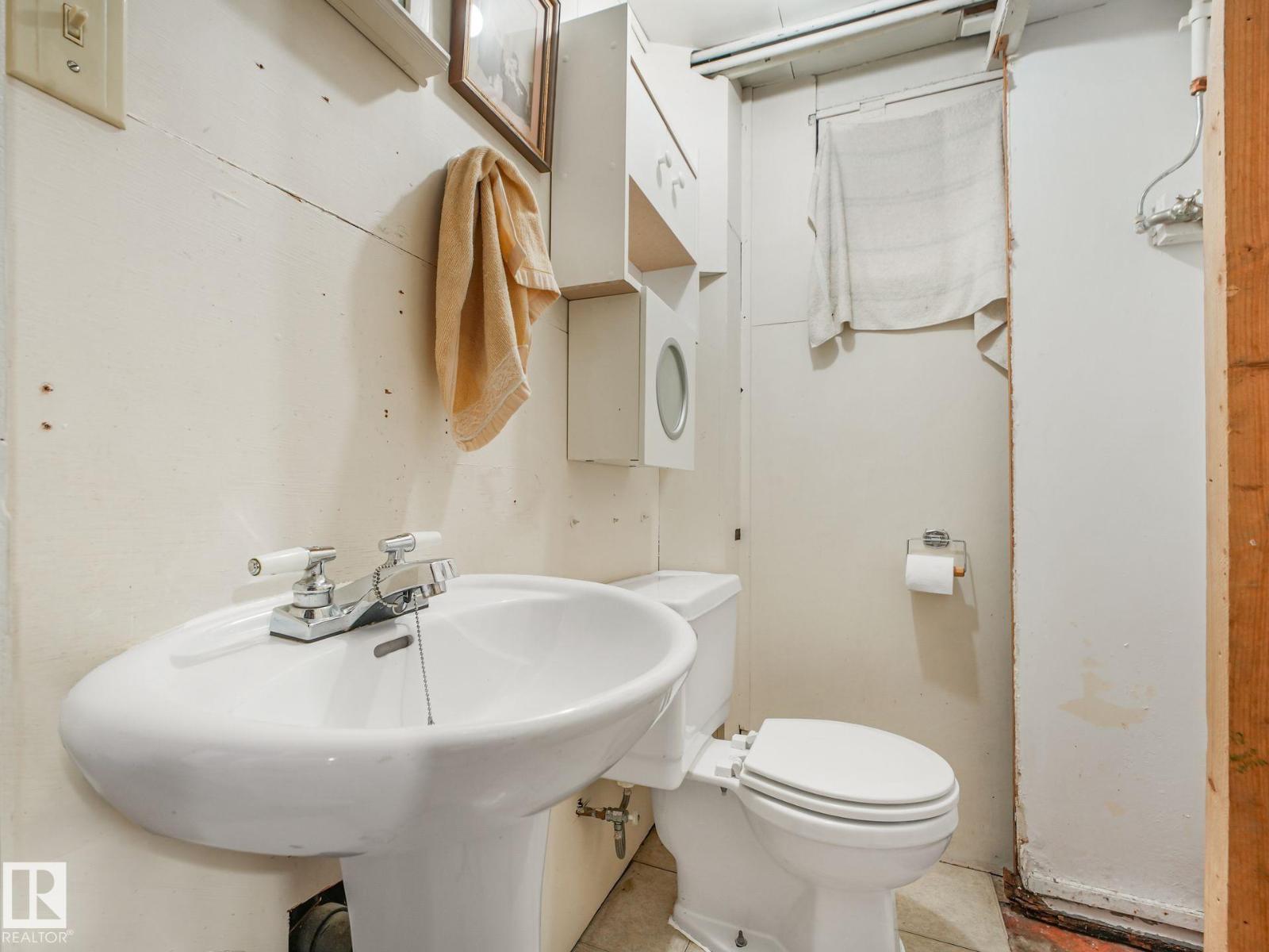 11160 68 St Nw Property Photo 31
