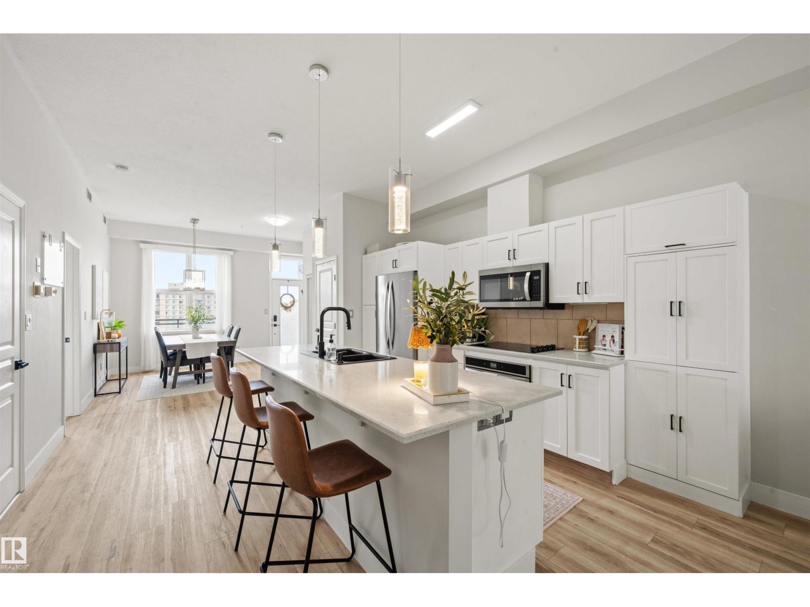 #714 10503 98 Av Nw Property Photo 1