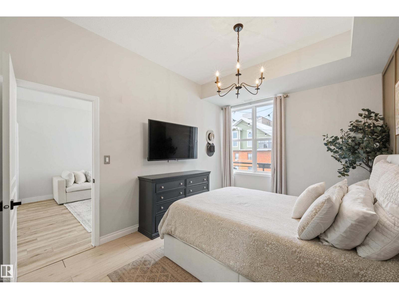 #714 10503 98 Av Nw Property Photo 15
