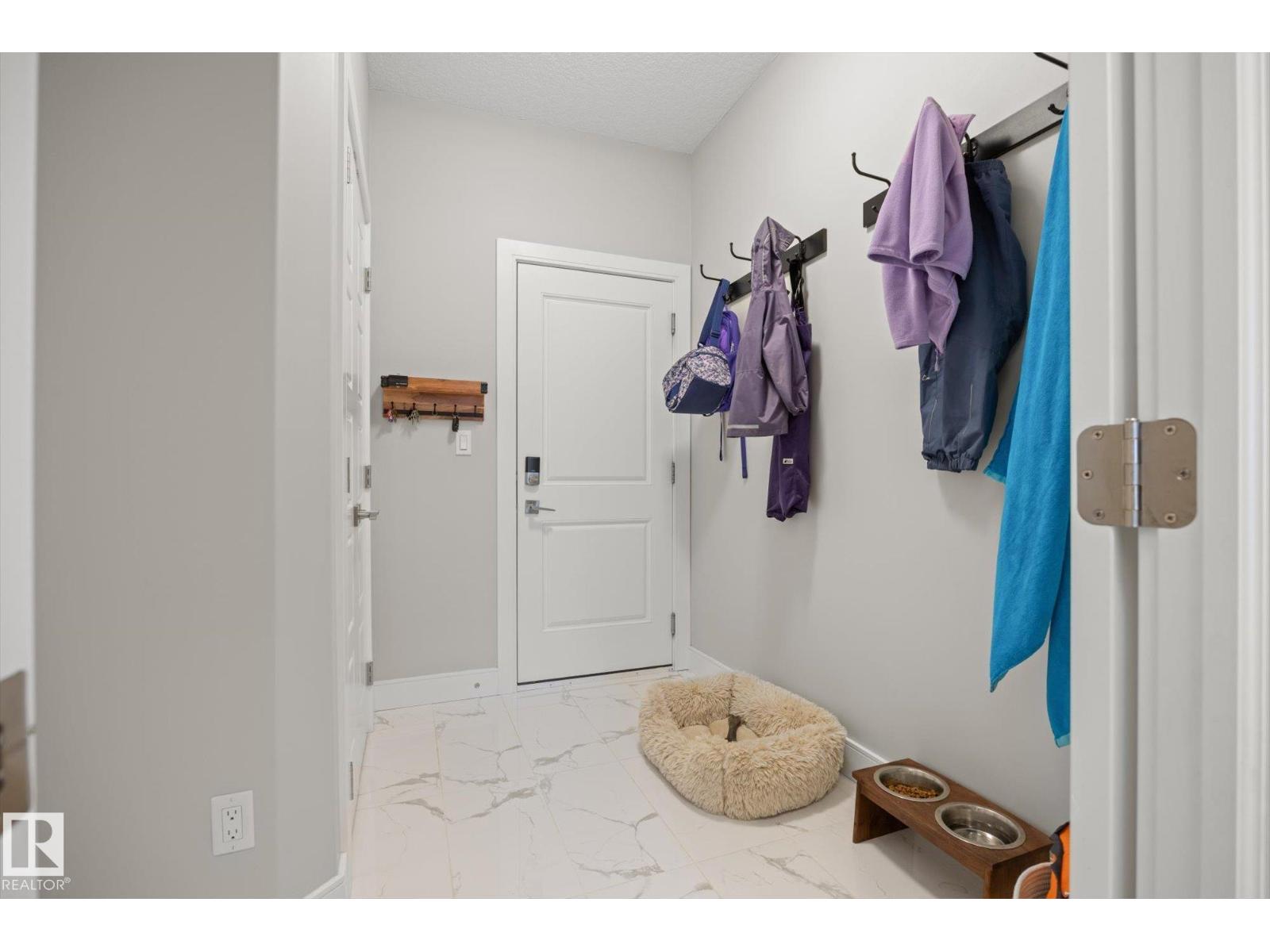 8706 96a Property Photo 17