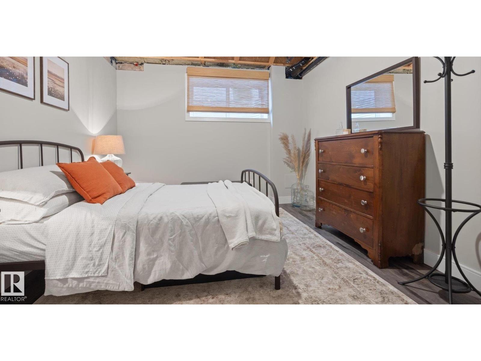 8706 96a Property Photo 34