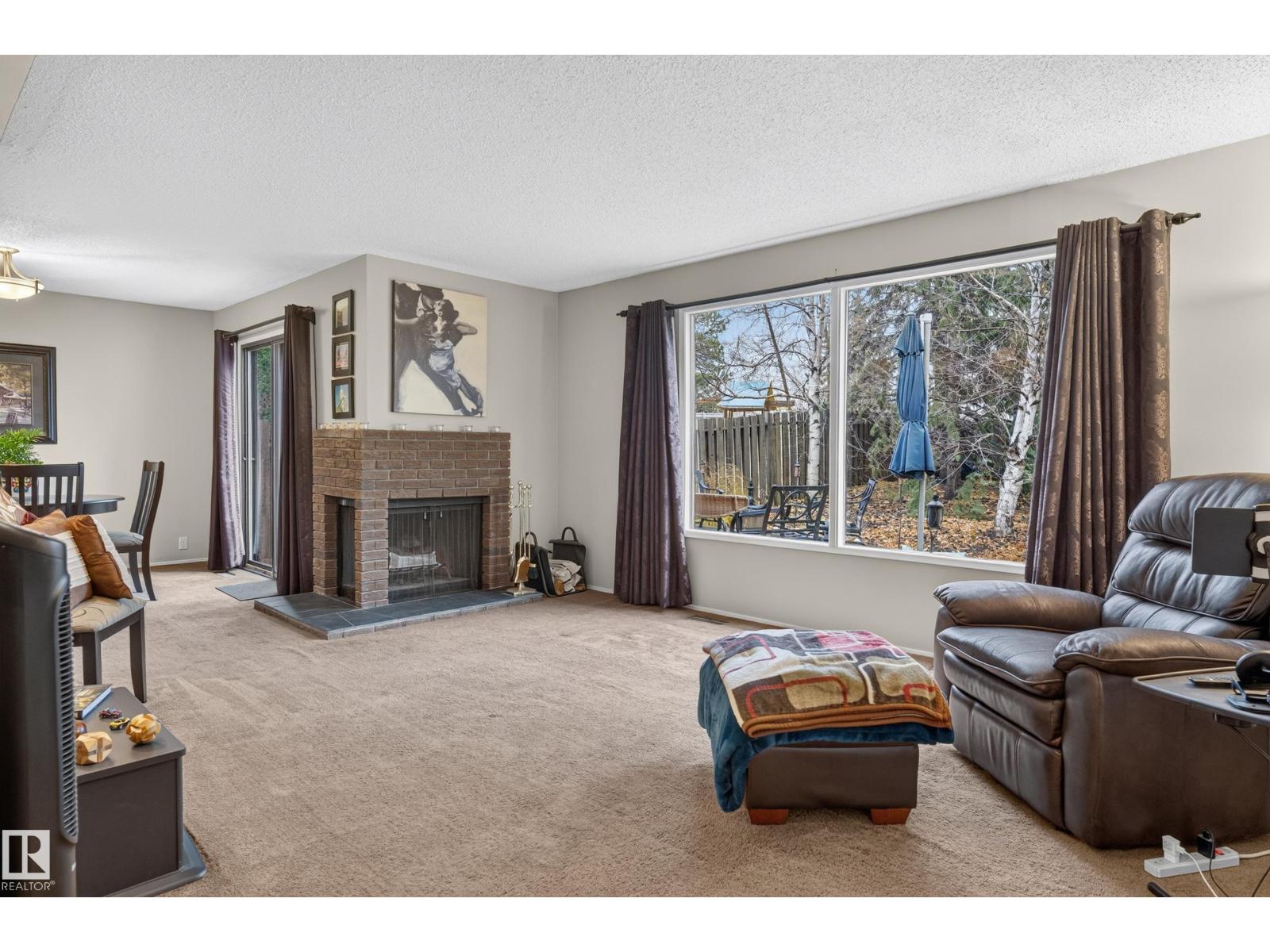 12047 25 Av Nw Property Photo 8