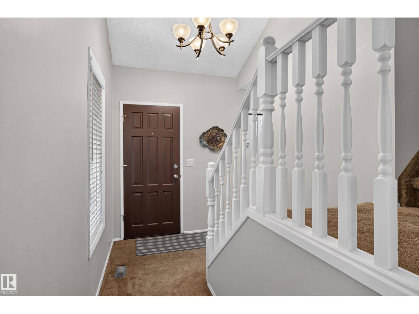12047 25 Av Nw Property Photo 21