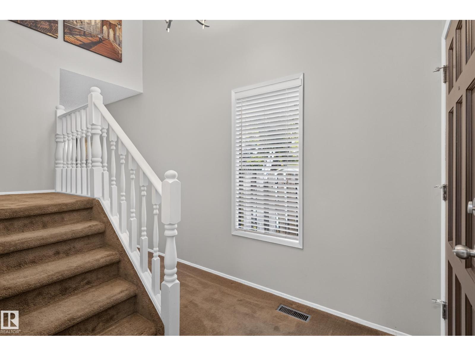 12047 25 Av Nw Property Photo 22