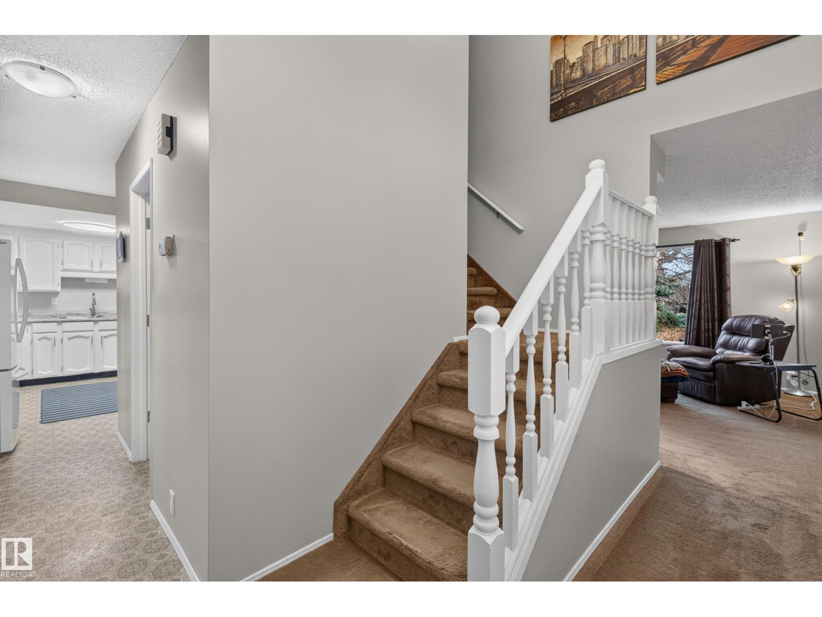 12047 25 Av Nw Property Photo 23